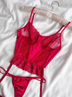Fierre Red Garter Set